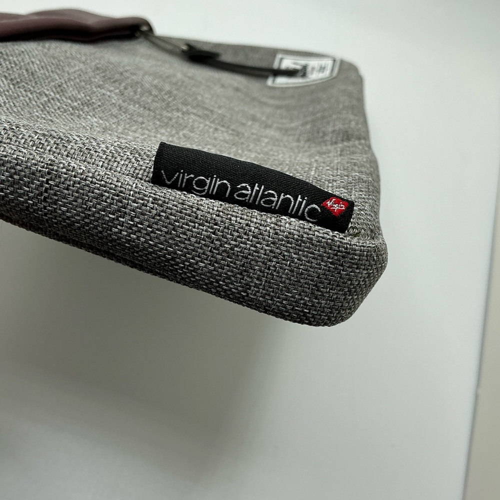 Herschel (Virgin Atlantic) Toiletry or Electronics Pouch Gray/Maroon Padded BX21 - Picture 3 of 5